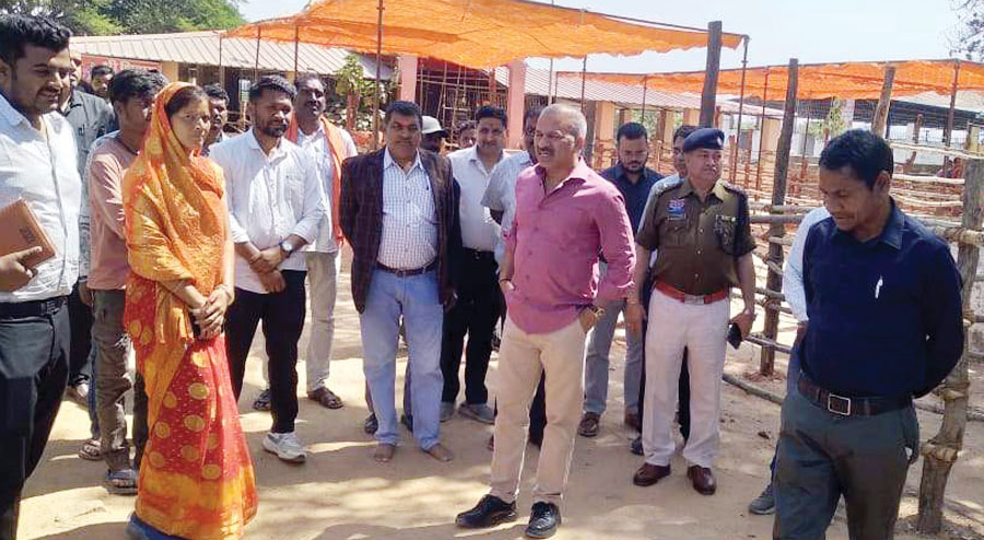 महाशिवरात्रि आज, कलेक्टर ने किया महेशपुर व देवगढ़ मंदिर का निरीक्षण महाशिवरात्रि आज, कलेक्टर ने किया महेशपुर व देवगढ़ मंदिर का निरीक्षण