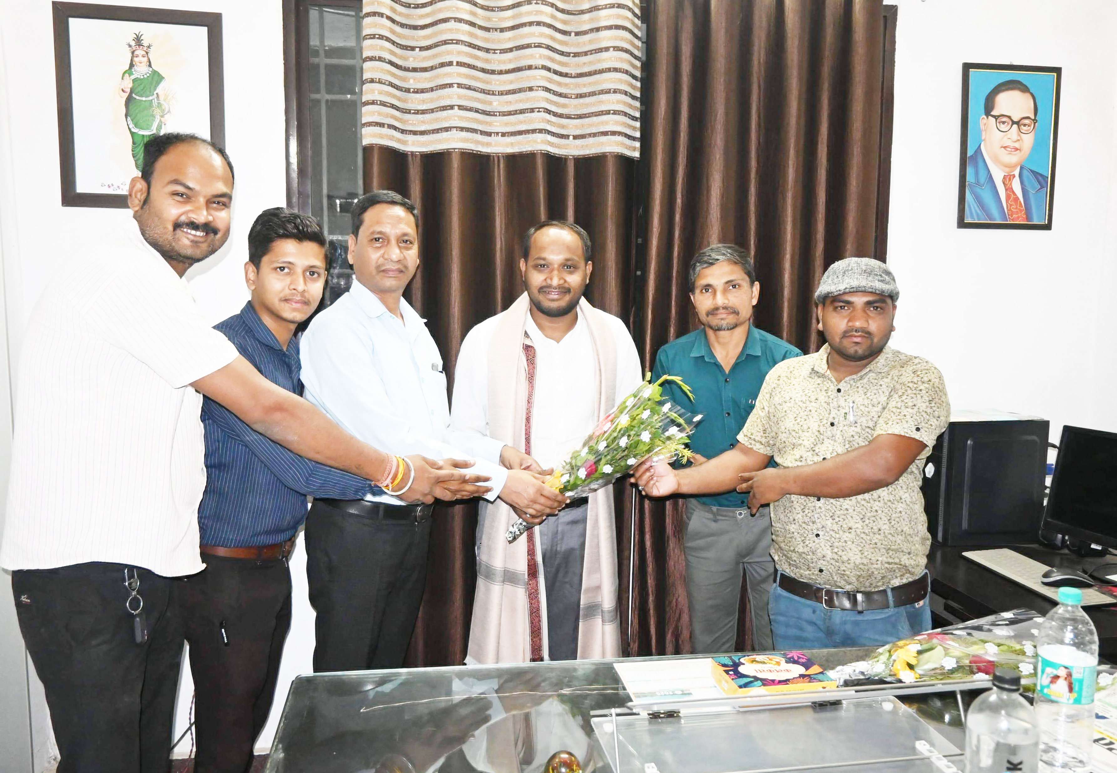 सहायक सूचना अधिकारी नितेश चक्रधारी को दी विदाई