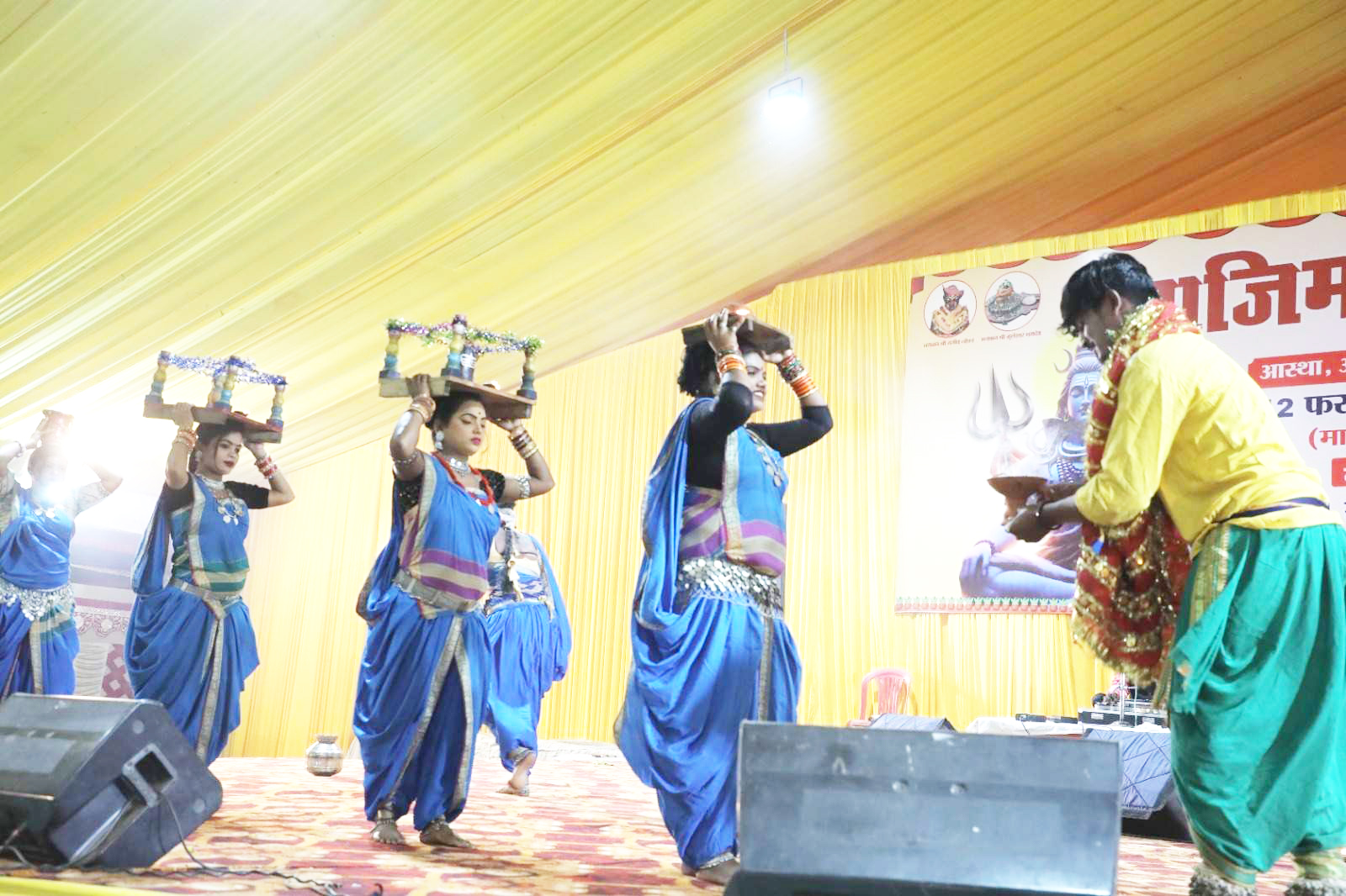 राजिम कुंभ कल्प के मंच पर सांस्कृतिक कार्यक्रमों की प्रस्तुति ने मोहा मन राजिम कुंभ कल्प के मंच पर सांस्कृतिक कार्यक्रमों की प्रस्तुति ने मोहा मन