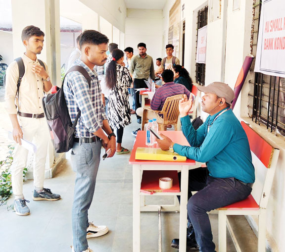 रोजगार मेला: 173 प्रतिभागियों में 140 का चयन