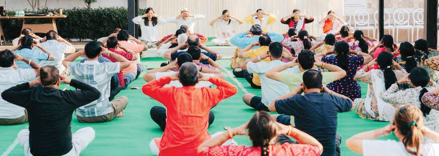 योग की अलख जगाने संजय अग्रवाल के परिवार का योगदान सराहनीय- महापौर जीवर्धन योग की अलख जगाने संजय अग्रवाल के परिवार का योगदान सराहनीय- महापौर जीवर्धन
