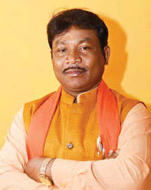 कभी हिंसा और संघर्ष के लिए जाना जाने वाला अबूझमाड़ अब धावकों के कदमों से गूंजेगा- महेश कश्यप कभी हिंसा और संघर्ष के लिए जाना जाने वाला अबूझमाड़ अब धावकों के कदमों से गूंजेगा- महेश कश्यप