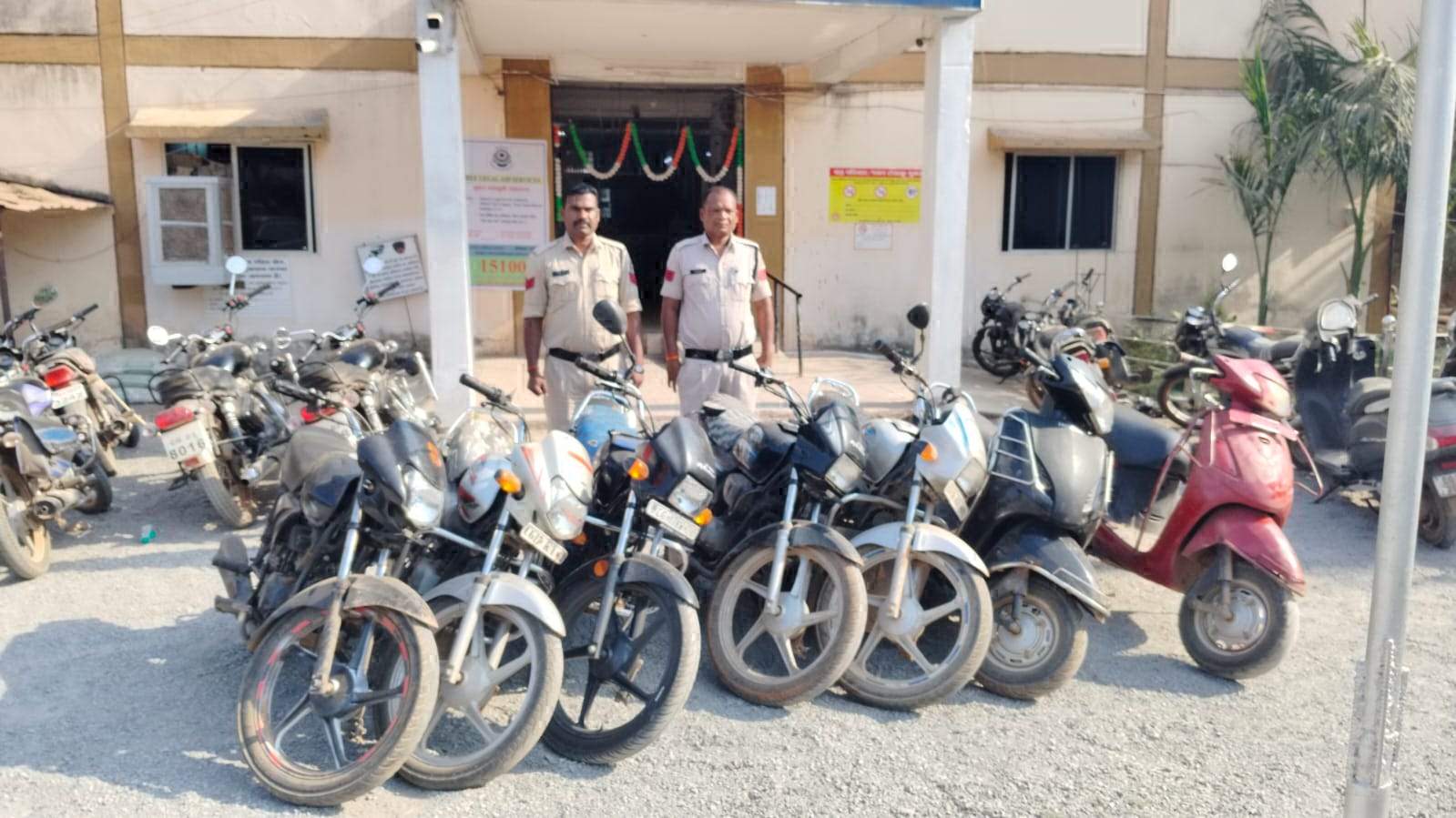 7 दुपहिया संग नाबालिग गिरफ्तार