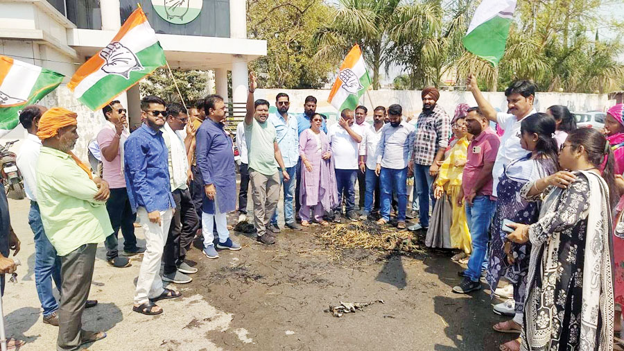  भाजपा सरकार व ईडी का पुतला दहन