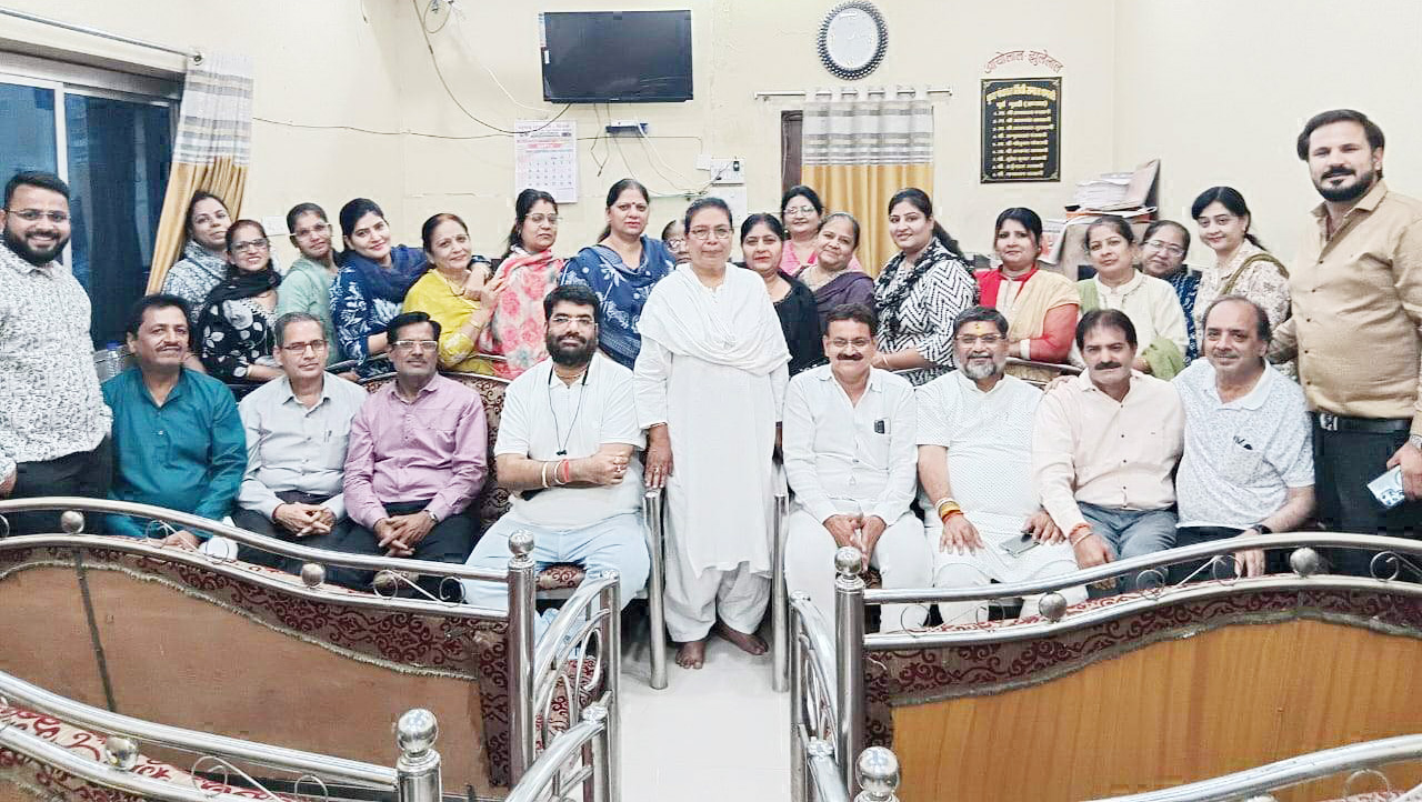 चेटीचंड जयंती पर महिलाएं निकालेगी 29 को स्कूटर रैली, बैठक कर तैयारी शुरू की चेटीचंड जयंती पर महिलाएं निकालेगी 29 को स्कूटर रैली, बैठक कर तैयारी शुरू की