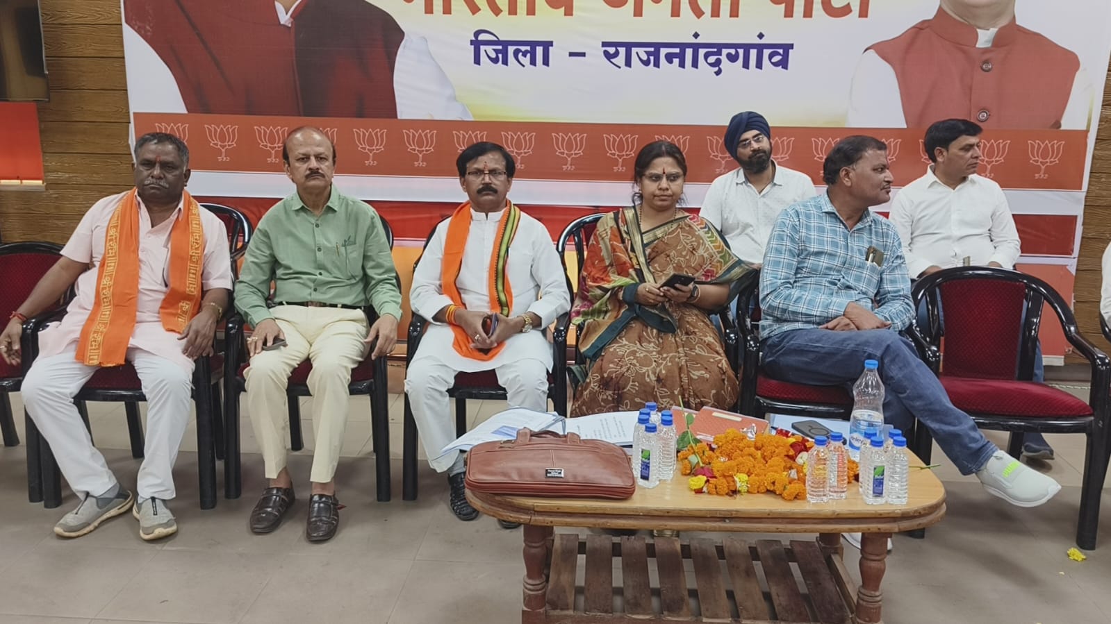 निगम अध्यक्ष के लिए पर्यवेक्षक रूपकुमारी ने की नवनिर्वाचित पार्षदों से रायशुमारी