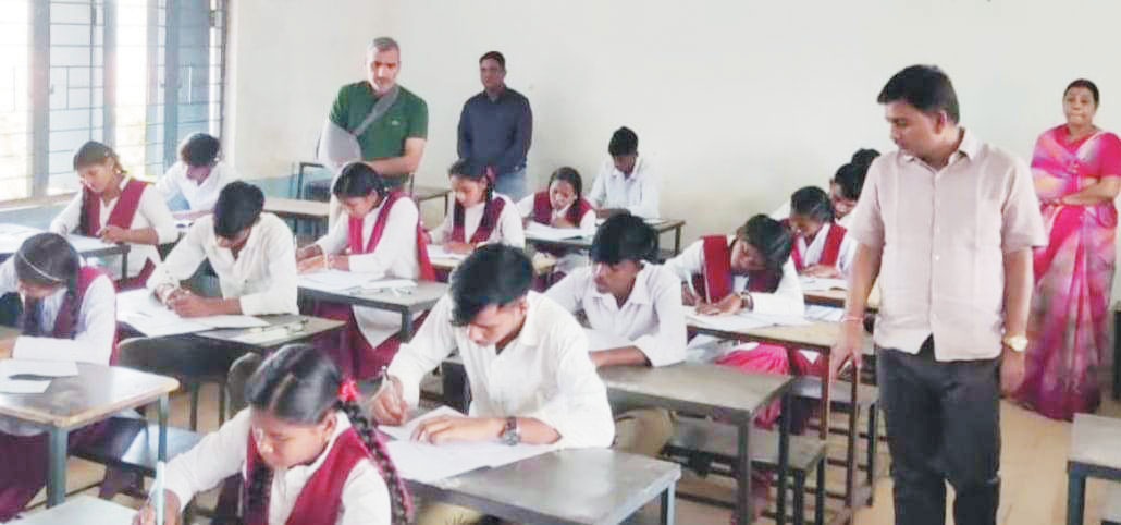 12वीं बोर्ड परीक्षा में 8312 विद्यार्थियों में से 76 रहे अनुपस्थित