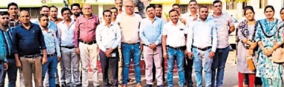 निलंबन करें निरस्त, नहीं तो अन्य कोई प्रभार नहीं लेंगे-पटवारी संघ