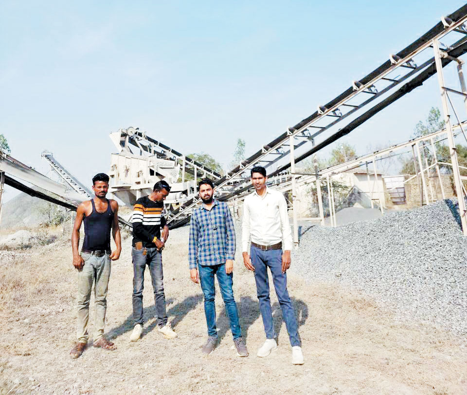 चूना पत्थर भंडारण व खदानों का निरीक्षण