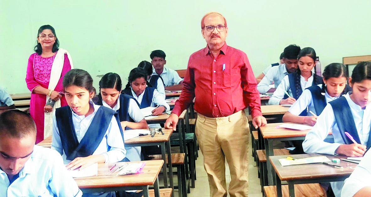29 परीक्षा केन्द्रों का निरीक्षण, एक भी नकल प्रकरण नहीं 29 परीक्षा केन्द्रों का निरीक्षण, एक भी नकल प्रकरण नहीं