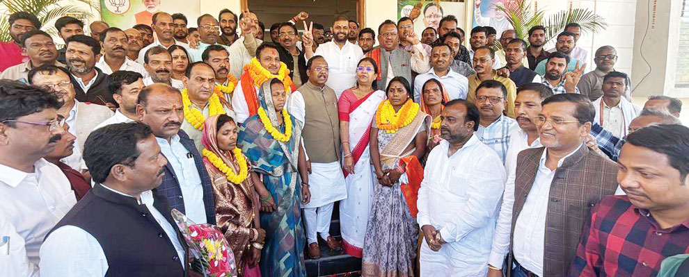 बलरामपुर जिपं :हिरामुनी निकुंज अध्यक्ष, धीरज सिंहदेव उपाध्यक्ष निर्वाचित बलरामपुर जिपं :हिरामुनी निकुंज अध्यक्ष, धीरज सिंहदेव उपाध्यक्ष निर्वाचित