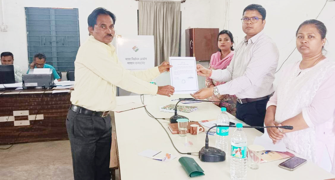 अं. चौकी में पुनऊराम अध्यक्ष निर्वाचित, तिवारी बने उपाध्यक्ष