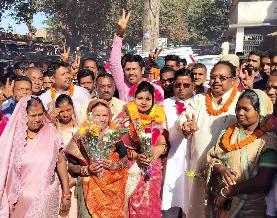 लखनपुर, लुंड्रा, बतौली व सीतापुर जनपद में भाजपा का कब्जा लखनपुर, लुंड्रा, बतौली व सीतापुर जनपद में भाजपा का कब्जा