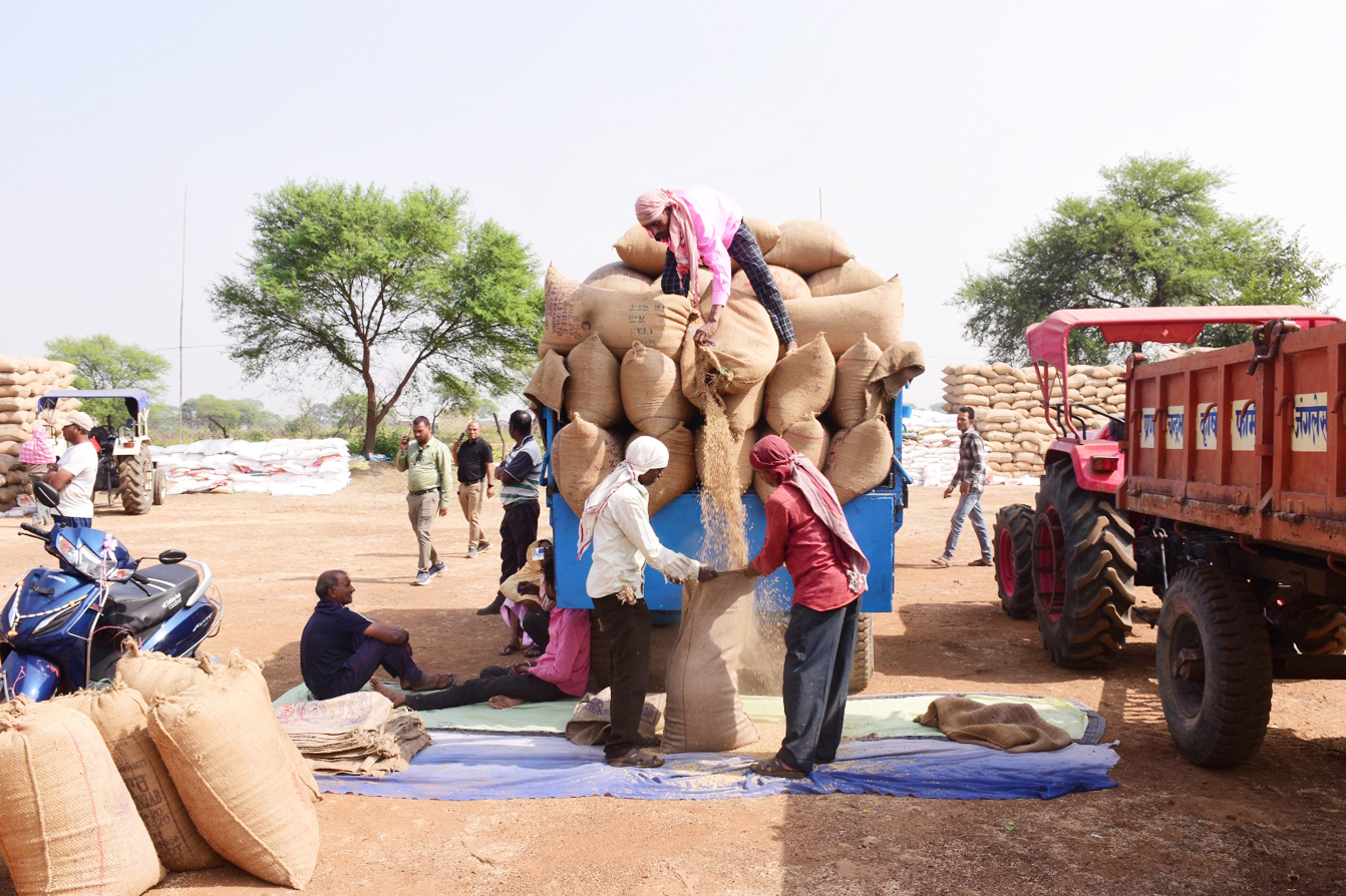 जिले के सवा लाख किसानों  के खाते में 1617 करोड़ जमा