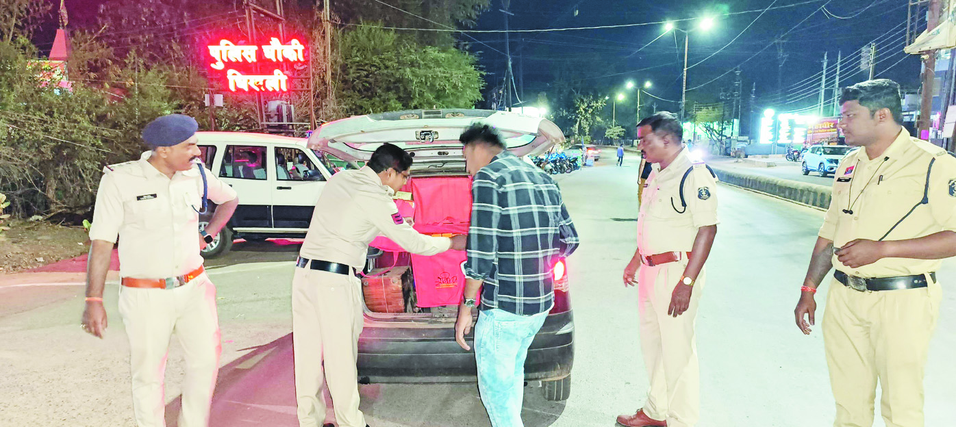 संदिग्ध वाहनों की जांच, उल्लंघन करने वालों पर कार्रवाई