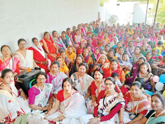 रोटी बैंक ने ग्रामीण महिलाओं संग मनाया महिला दिवस रोटी बैंक ने ग्रामीण महिलाओं संग मनाया महिला दिवस