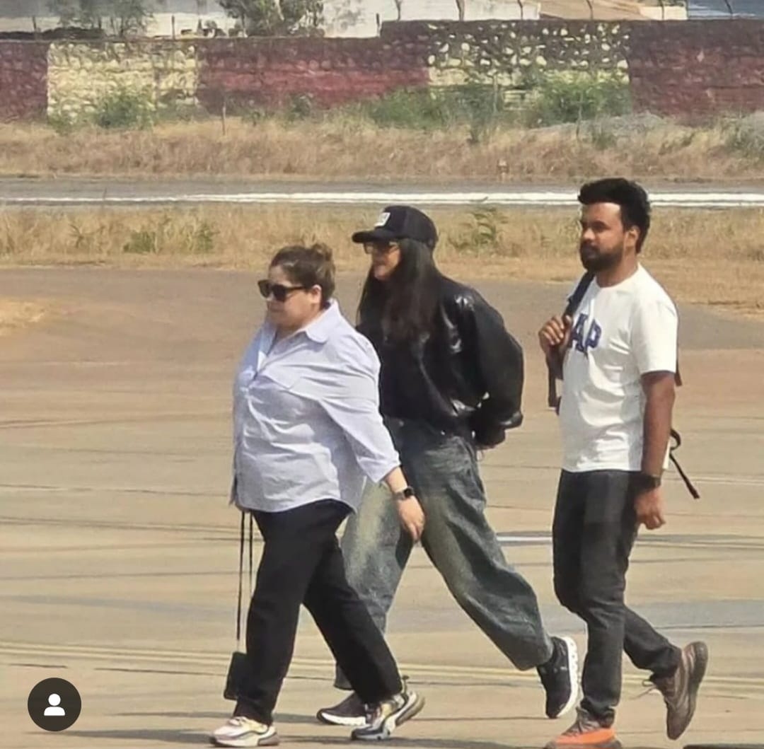 जगदलपुर पहुंचीं बॉलीवुड अभिनेत्री प्रियंका चोपड़ा