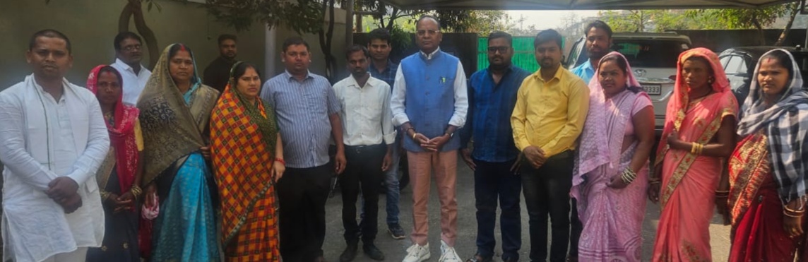 क्षेत्रीय जनसेवक से मिले बंगोली के पंचायत पदाधिकारी