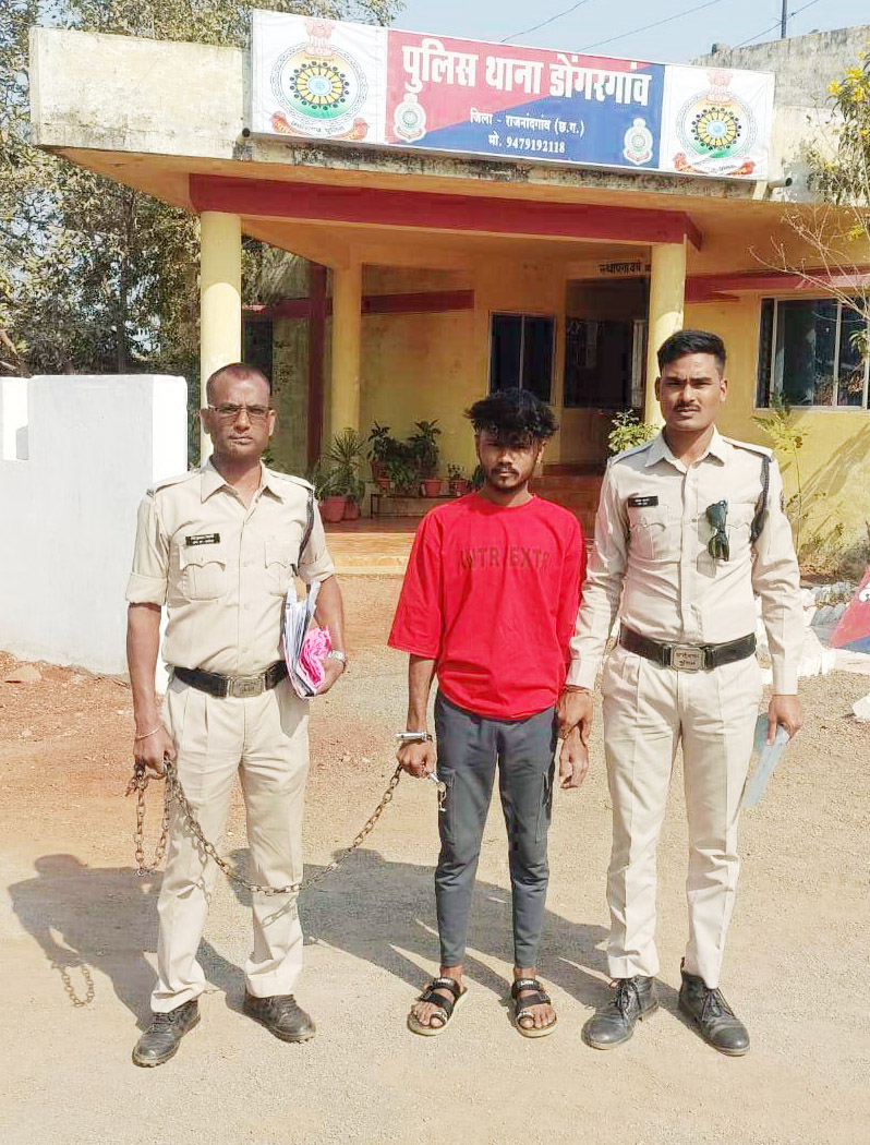 शराब संग आरोपी गिरफ्तार शराब संग आरोपी गिरफ्तार