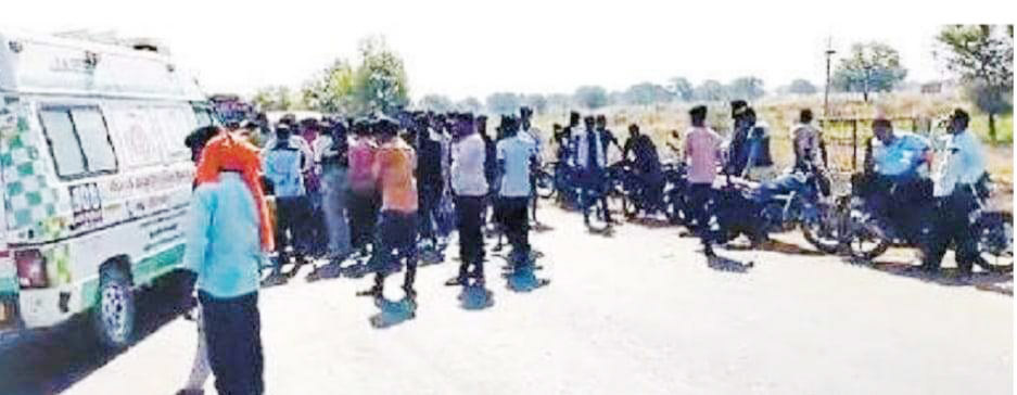 मालवाहक ने बाइक को मारी ठोकर, युवक की मौत 