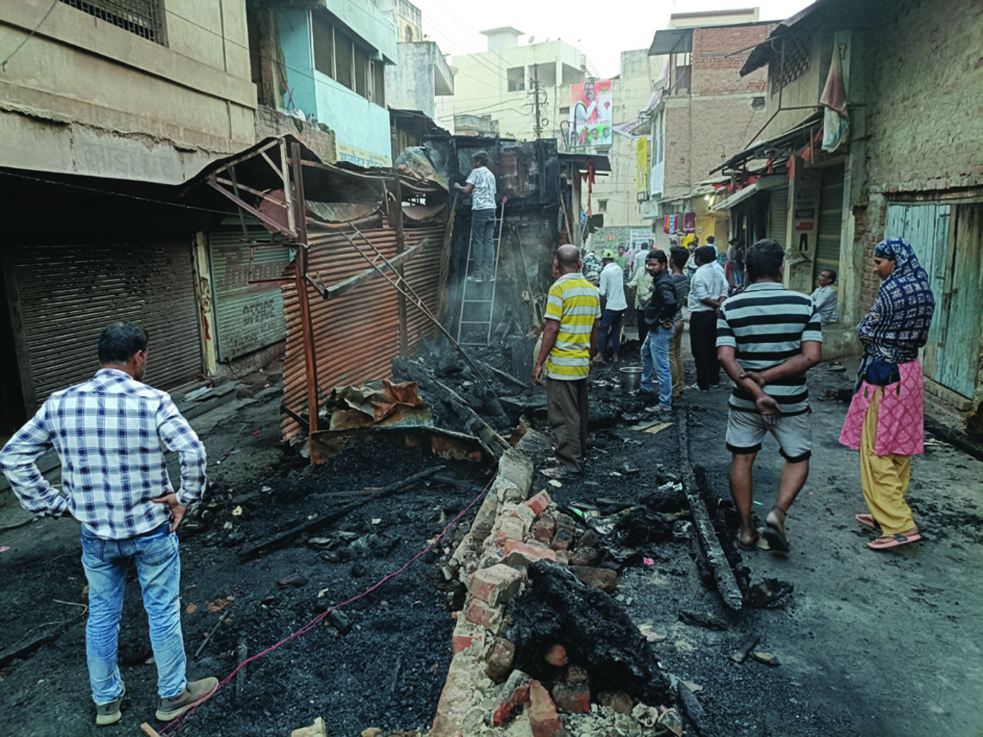 आगजनी से कारोबारियों को भारी नुकसान, सुरक्षा उपायों पर हुई बैठक