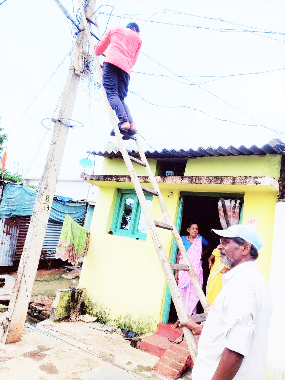 खैरागढ़ में साढ़े 38 हजार बकायेदारों की काटी बिजली खैरागढ़ में साढ़े 38 हजार बकायेदारों की काटी बिजली