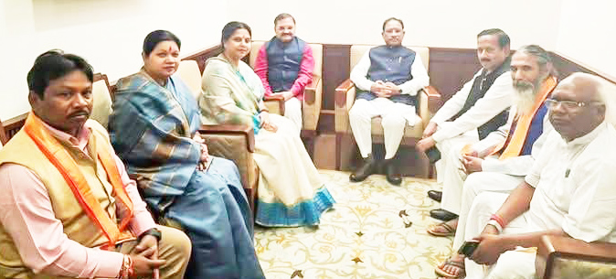 सांसद ने सीएम से की विभिन्न मुद्दों पर चर्चा सांसद ने सीएम से की विभिन्न मुद्दों पर चर्चा