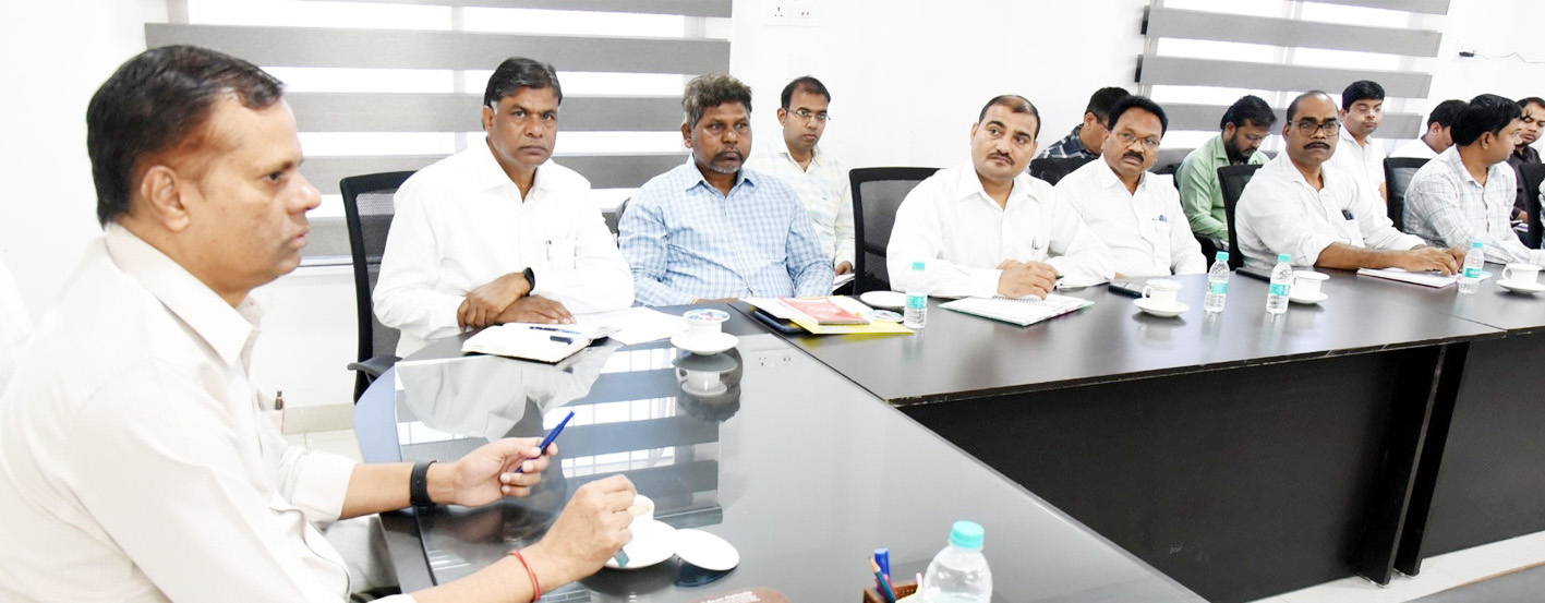 गैर शिक्षकीय कार्यों में अटैच शिक्षकों को तत्काल रिलिफ करें-संभागायुक्त गैर शिक्षकीय कार्यों में अटैच शिक्षकों को तत्काल रिलिफ करें-संभागायुक्त