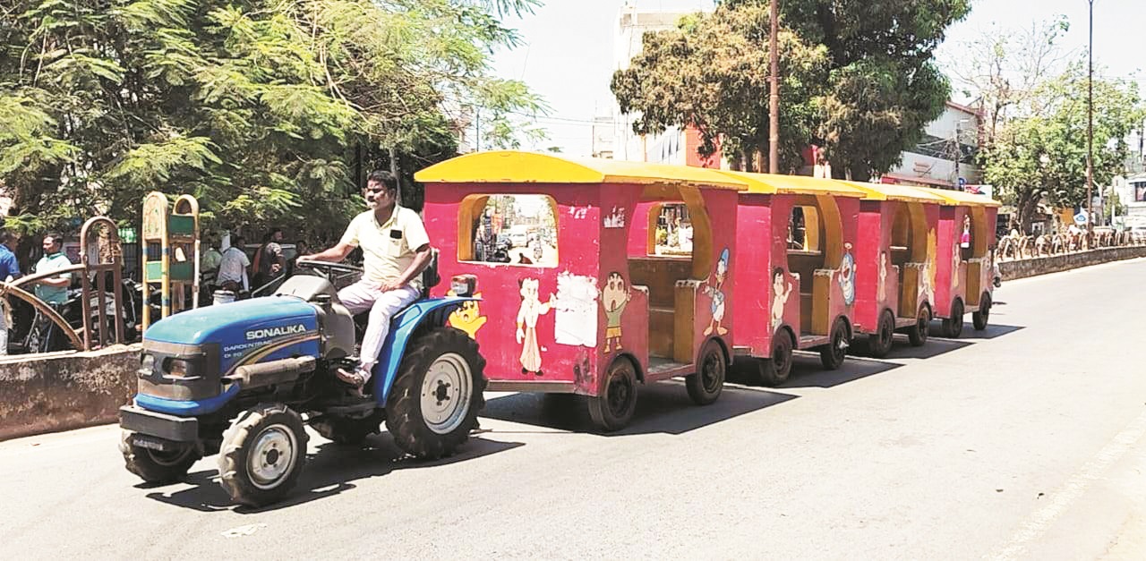 चार साल से बंद पड़ी टॉय ट्रेन अब चलने को तैयार