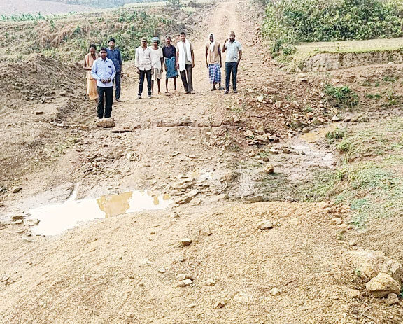  करकेपा के ग्रामीण मूलभूत सुविधाओं से वंचित