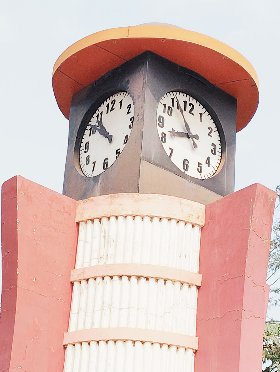 नगर घड़ी फिर बीमार, नहीं बता रही सही समय नगर घड़ी फिर बीमार, नहीं बता रही सही समय