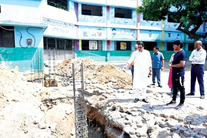 रायपुर में अवैध प्लाटिंग करने वालों पर कसेगा शिकंजा, मूणत ने आयुक्त को दिए निर्देश रायपुर में अवैध प्लाटिंग करने वालों पर कसेगा शिकंजा, मूणत ने आयुक्त को दिए निर्देश