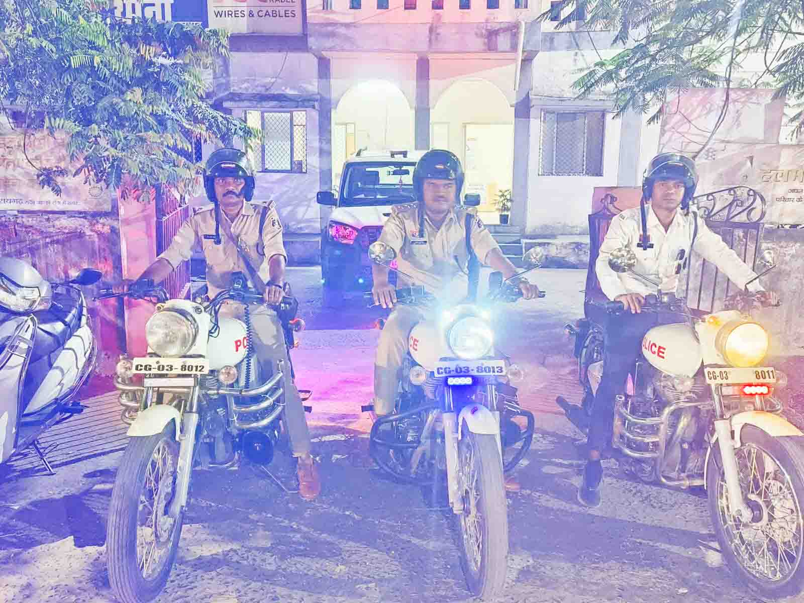 रायगढ़ में अब बाइक पेट्रोलिंग से होगी यातायात व्यवस्था सुदृढ़, यातायात पुलिस का नया नवाचार रायगढ़ में अब बाइक पेट्रोलिंग से होगी यातायात व्यवस्था सुदृढ़, यातायात पुलिस का नया नवाचार