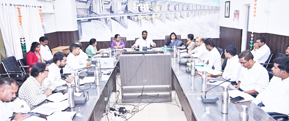 गर्मी में पानी की समस्या से निपटने की तैयारियों पर चर्चा गर्मी में पानी की समस्या से निपटने की तैयारियों पर चर्चा