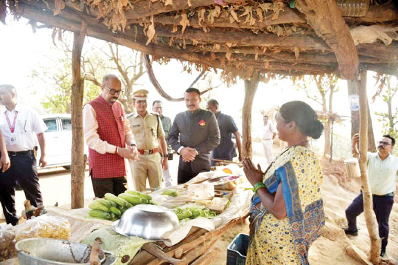 राज्यपाल पहुंचे मैनपाट, उल्टा पानी पर्यटन स्थल का किया निरीक्षण राज्यपाल पहुंचे मैनपाट, उल्टा पानी पर्यटन स्थल का किया निरीक्षण