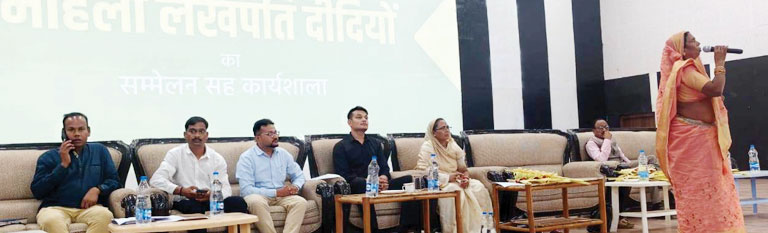 फूलबासन ने दी आत्मनिर्भरता की सीख