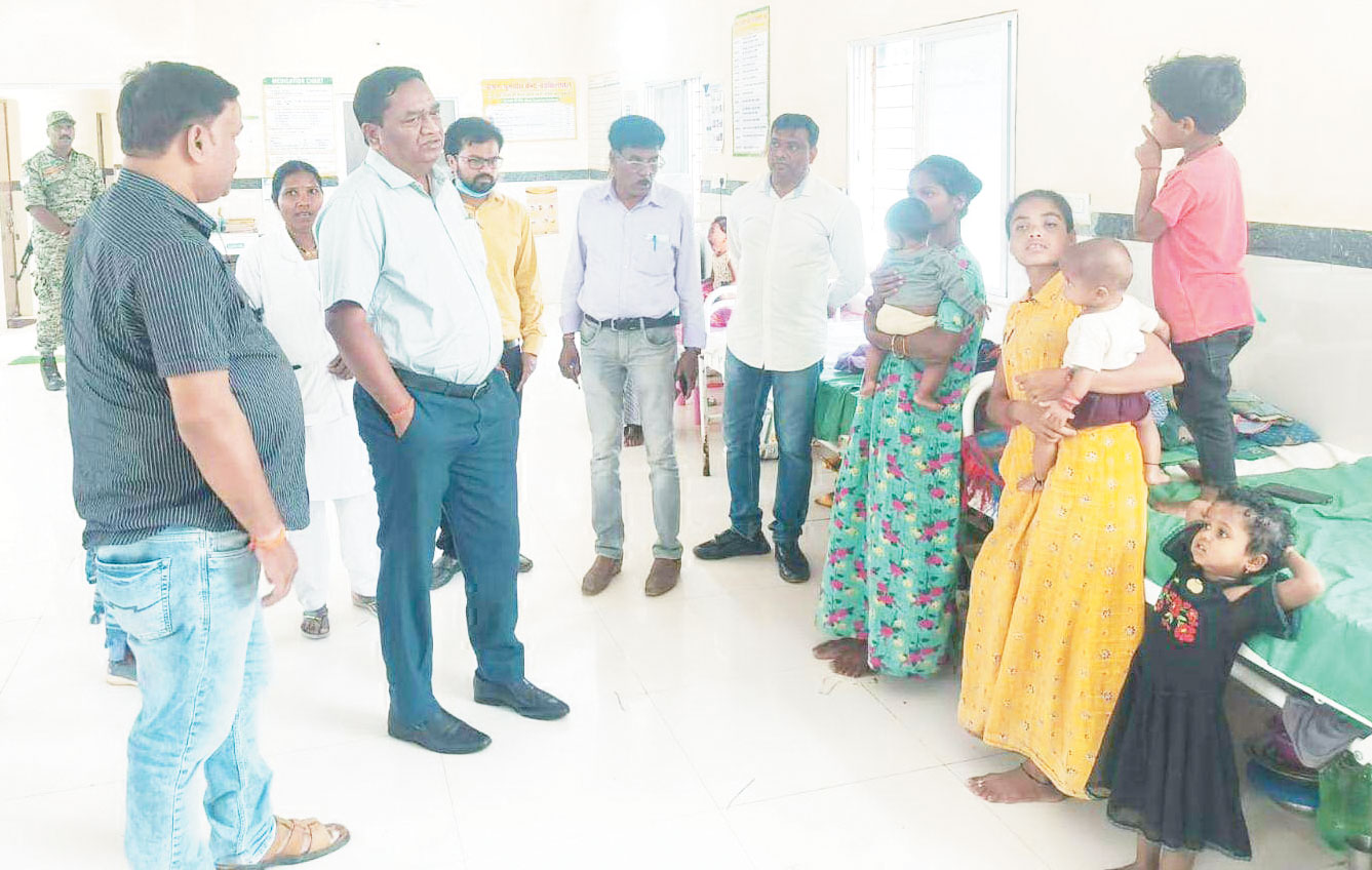 कमिश्नर ने सामुदायिक स्वास्थ्य केन्द्र बड़े किलेपाल का किया निरीक्षण