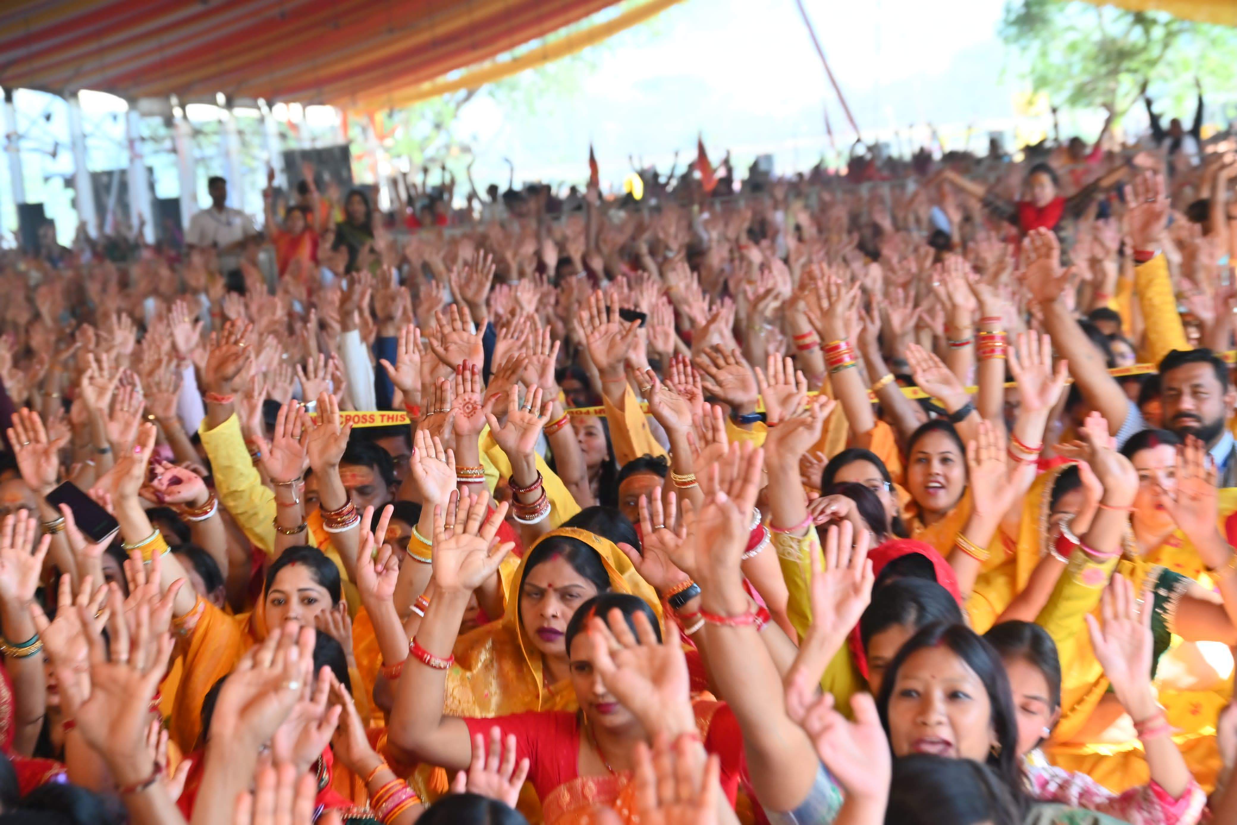 जशपुर के सबसे बड़े प्राकृतिक शिवलिंग मधेश्वर पहाड़ की ख्याति देश-विदेश तक पहुंची- पं. प्रदीप मिश्रा जशपुर के सबसे बड़े प्राकृतिक शिवलिंग मधेश्वर पहाड़ की ख्याति देश-विदेश तक पहुंची- पं. प्रदीप मिश्रा