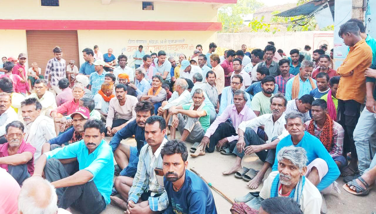 शराब दूकान खोलने प्रस्ताव न देने पर बर्खास्तगी की शराब दूकान खोलने प्रस्ताव न देने पर बर्खास्तगी की