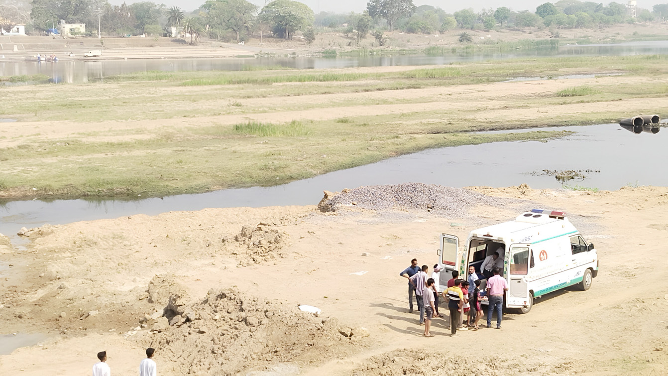 तैरना नहीं आता था, फिर भी डूबते पिता को बचाया तैरना नहीं आता था, फिर भी डूबते पिता को बचाया