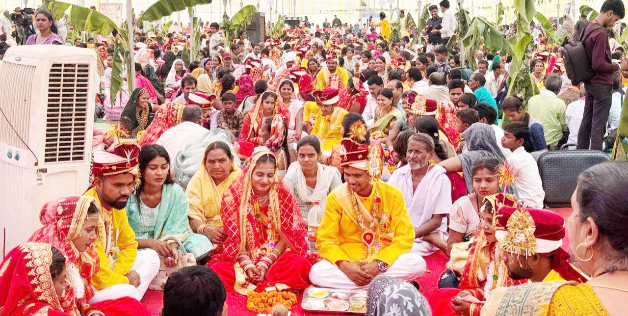 171 जोड़ों की शादी, 35 हजार का  चेक, प्रमाण-पत्र भी मिला