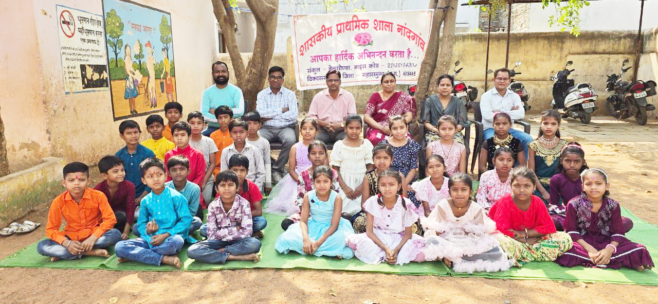 भावुक विद्यार्थियों ने कहा-सदैव याद रखेंगे शिक्षकों का मार्गदर्शन भावुक विद्यार्थियों ने कहा-सदैव याद रखेंगे शिक्षकों का मार्गदर्शन