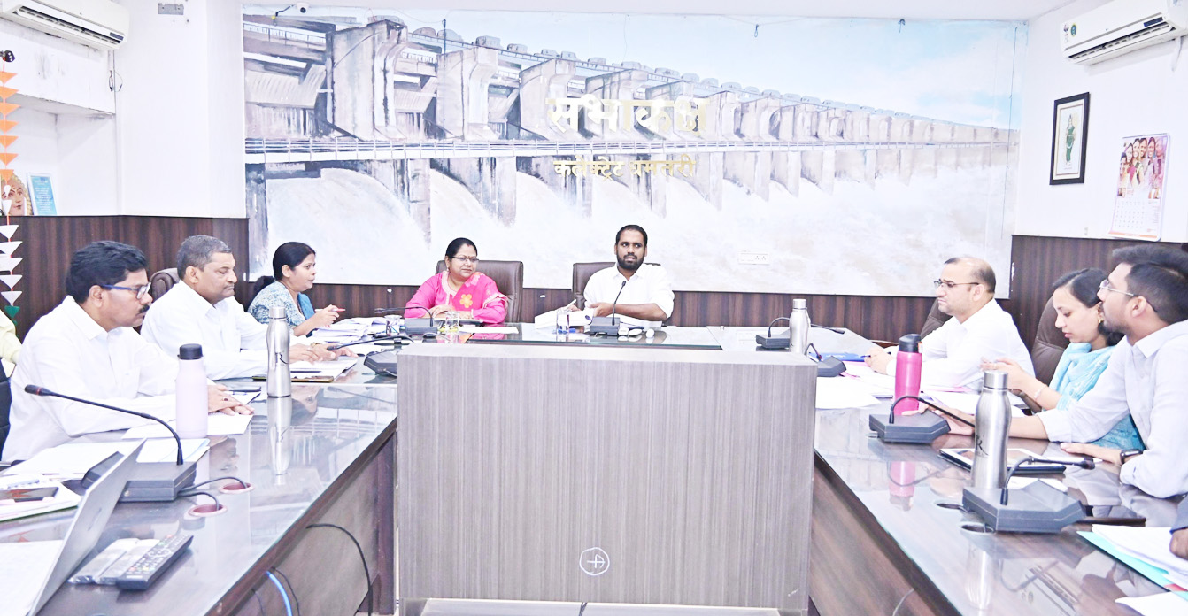 नामांतरण-बंटवारा के प्रकरणों को समय सीमा में निराकृत करने के निर्देश नामांतरण-बंटवारा के प्रकरणों को समय सीमा में निराकृत करने के निर्देश