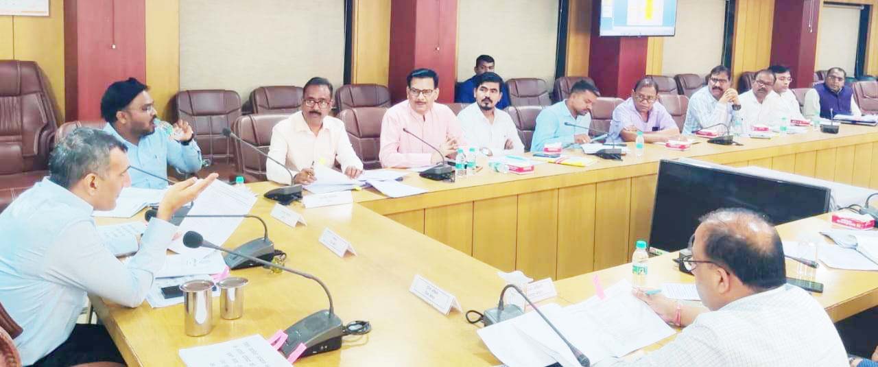 खनिज संस्थान न्यास के  शासी परिषद की बैठक