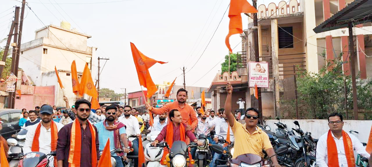 मंदिरों में श्रीफल अर्पित कर दी शुभकामना, बाइक रैली मंदिरों में श्रीफल अर्पित कर दी शुभकामना, बाइक रैली