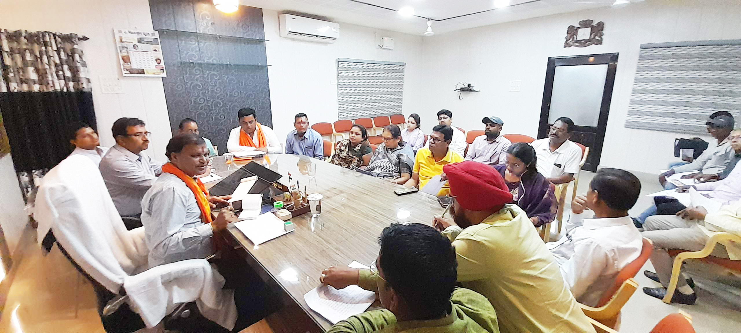 महापौर ने की जल विभाग की समीक्षा महापौर ने की जल विभाग की समीक्षा