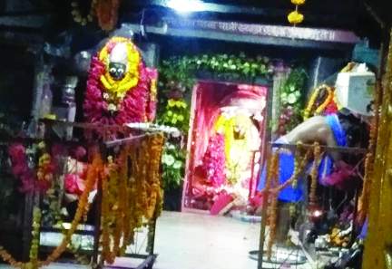 चैत्र नवरात्रि : दंतेश्वरी मंदिर में आकर्षक सजावट चैत्र नवरात्रि : दंतेश्वरी मंदिर में आकर्षक सजावट
