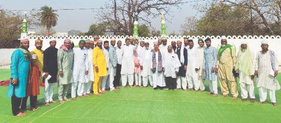 ईद की नमाज अदा कर मांगी अमन-चैन और खुशहाली की दुआ