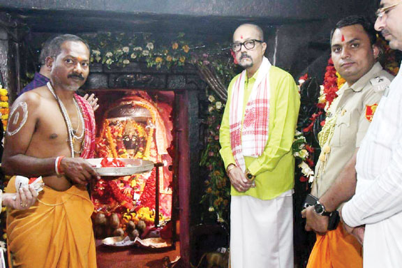 राज्यपाल ने की मां दंतेश्वरी की पूजा-अर्चना