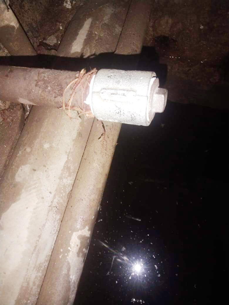 सर्विसिंग सेंटरों के काटे नल कनेक्शन सर्विसिंग सेंटरों के काटे नल कनेक्शन